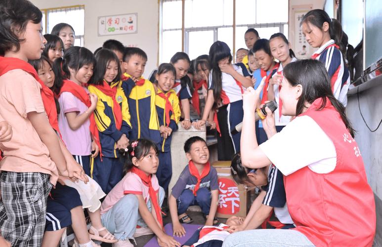 关爱留守儿童,学校教育中的困境、挑战与成长支持路径探索-图2 关爱留守儿童,学校教育中的困境、挑战与成长支持路径探索-图2