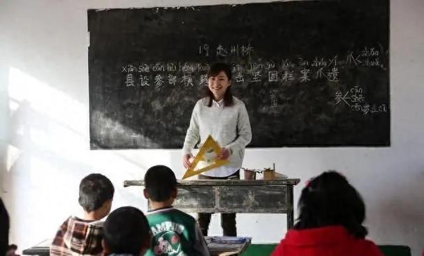 农村小学教师教育管理如何优化？-图2