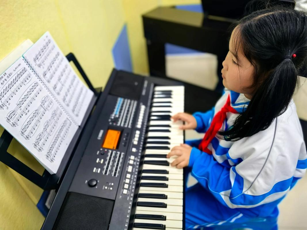 钢琴教学视频如何助力学前教育？-图1