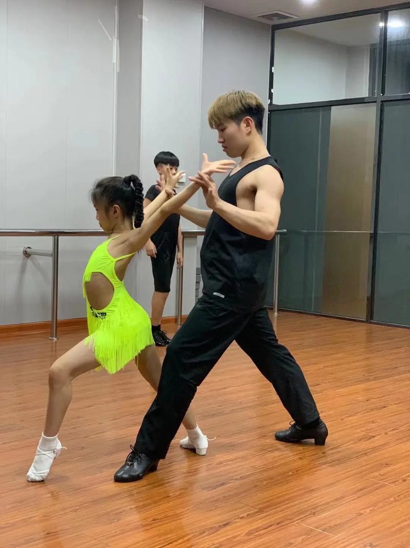 肌肉与体育舞蹈参考文献有哪些？-图1